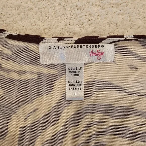 DVF Silk Julian Wrap Dress, EUC, Size 10 - Picture 4 of 6